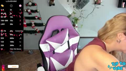 Adriana Paredes  online show from 21, 11, 2025