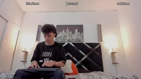 Snapshot of adriano_bigcock chatting on 17, 10, 2025 Adrian online show from 17, 10, 2025