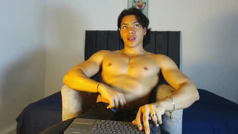 adriel_escalante online show from 3, 2, 2026