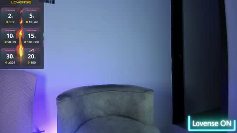adriel_escalante online show from 20, 6, 2026