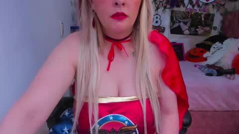 Snapshot of adriiana_fox_ chatting on 11, 10, 2025 adriiana_fox_ online show from 11, 10, 2025