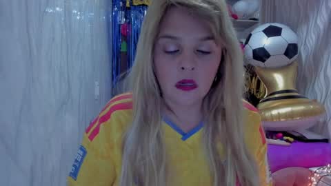 adriiana_fox_ online show from 17, 6, 2026