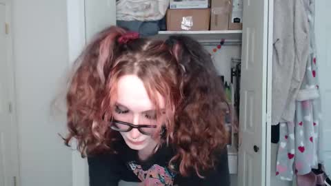 AESTROGEN online show from 6, 10, 2025