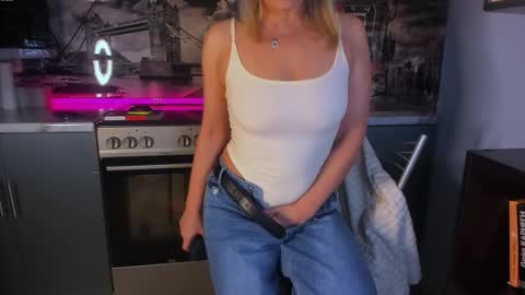 Snapshot of afanasia chatting on 13, 11, 2025 OneAfa online show from 13, 11, 2025