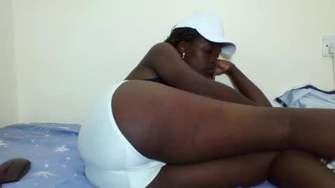 Yvonne online show from 28, 7, 2026