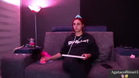 Agata Collinss online show from 11, 11, 2025