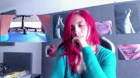 Agata Collinss online show from 25, 6, 2026