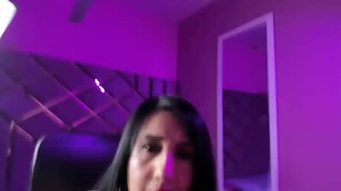 agatha_leon_ online show from 25, 10, 2025