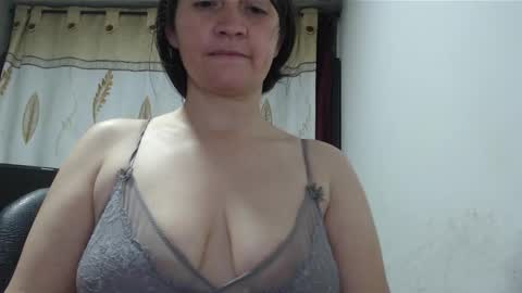 Snapshot of agel_sw1 chatting on 22, 9, 2025 Angel online show from 22, 9, 2025
