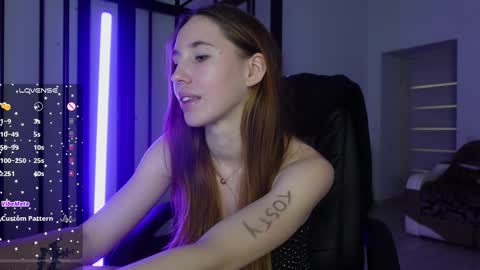 Agelina Lilly Laura online show from 15, 2, 2025