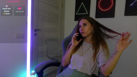 Agelina Lilly Laura online show from 11, 9, 2025