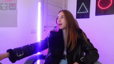 Agelina Lilly Laura online show from 25, 9, 2025