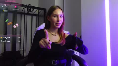 Agelina Lilly Laura online show from 22, 11, 2025