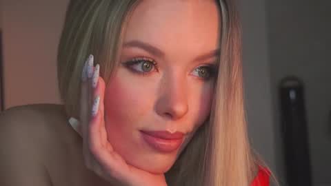 Snapshot of agent_blonde chatting on 11, 10, 2025 May online show from 11, 10, 2025