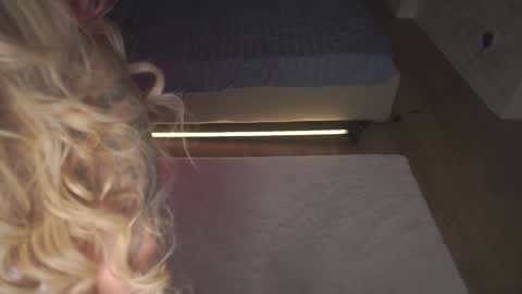 May online show from 15, 11, 2025