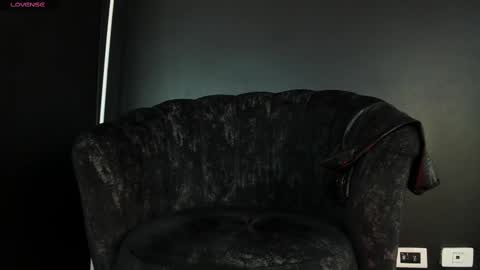 agnes_jones online show from 24, 2, 2025