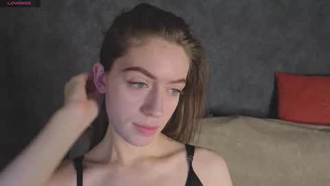 agnes wells online show from 22, 12, 2025