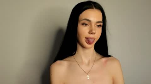 agness_leas online show from 18, 3, 2026