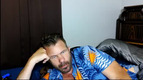 Blue Eyed Handsome Man online show from 17, 7, 2026