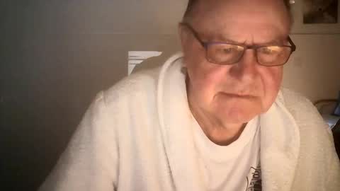 Snapshot of ahmole chatting on 10, 12, 2024 Ole online show from 10, 12, 2024