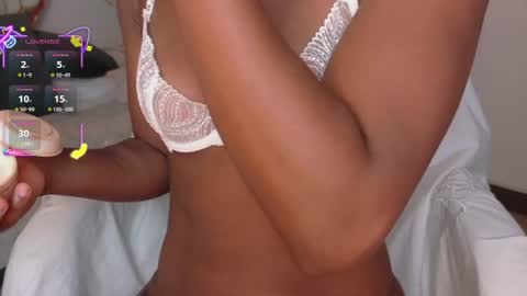 Ahvi Ebony online show from 16, 7, 2026