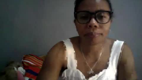 Aicha boobs online show from 19, 4, 2026