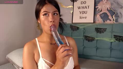 Snapshot of aiilynn_1 chatting on 31, 10, 2025 Ailyn online show from 31, 10, 2025