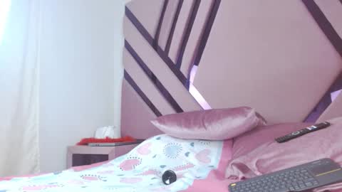 aiilynsmiith online show from 24, 11, 2025