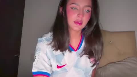 Snapshot of aiisha18 chatting on 18, 6, 2026 Aiisha online show from 18, 6, 2026
