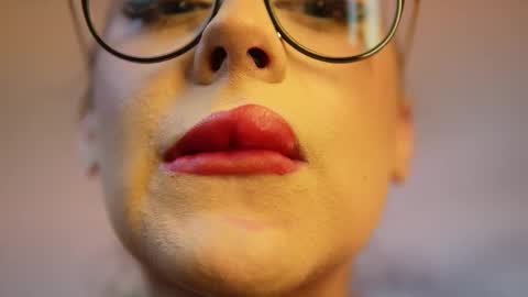 Snapshot of aileenaxa chatting on 10, 10, 2025  Aileen  online show from 10, 10, 2025