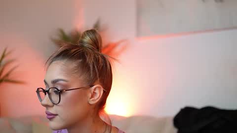 Snapshot of aileenaxa chatting on 13, 10, 2025  Aileen  online show from 13, 10, 2025