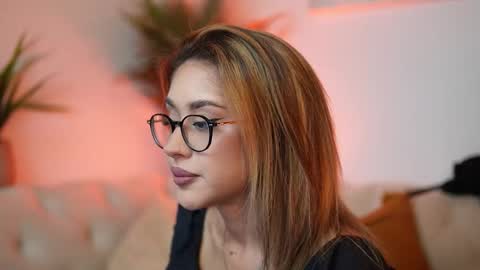 Snapshot of aileenaxa chatting on 23, 10, 2025  Aileen  online show from 23, 10, 2025
