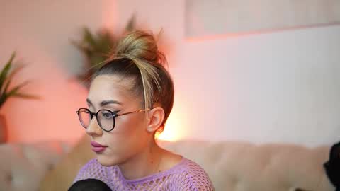  Aileen  online show from 22, 11, 2025