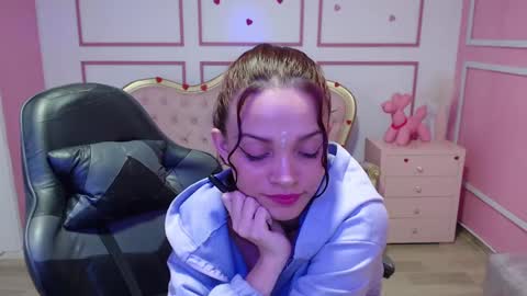 Snapshot of ailen_t chatting on 13, 12, 2024 Ailen online show from 13, 12, 2024