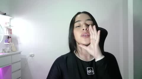 Snapshot of aineangeel chatting on 13, 11, 2025 AINE online show from 13, 11, 2025