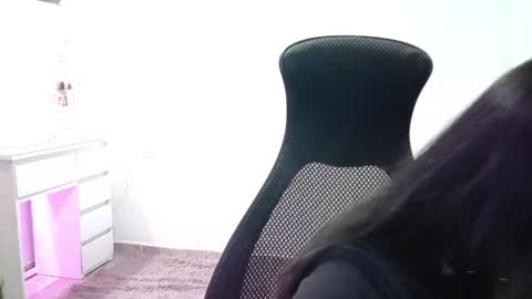 Snapshot of aineangeel chatting on 23, 11, 2025 AINE online show from 23, 11, 2025