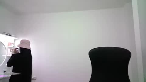 Snapshot of aineangeel chatting on 14, 12, 2025 AINE online show from 14, 12, 2025