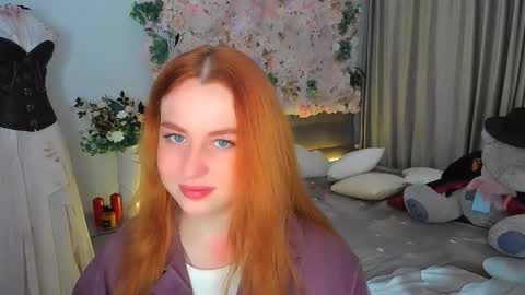 Snapshot of airysilhouette chatting on 6, 11, 2025 Louise online show from 6, 11, 2025