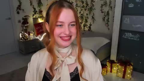 Snapshot of airysilhouette chatting on 17, 12, 2025 Louise online show from 17, 12, 2025