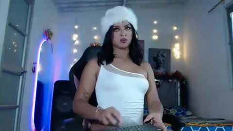 Snapshot of aisha299 chatting on 19, 12, 2025 aisha299 online show from 19, 12, 2025