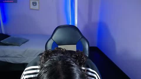     online show from 3, 10, 2025