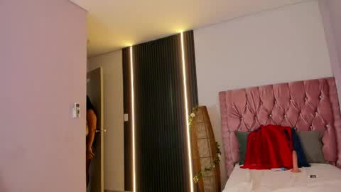 AISHA  MOORE online show from 10, 4, 2026