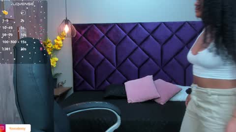 Snapshot of aisha_violet chatting on 1, 12, 2024 Aisha Violet online show from 1, 12, 2024