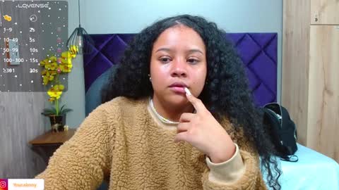 Snapshot of aisha_violet chatting on 7, 1, 2025 Aisha Violet online show from 7, 1, 2025
