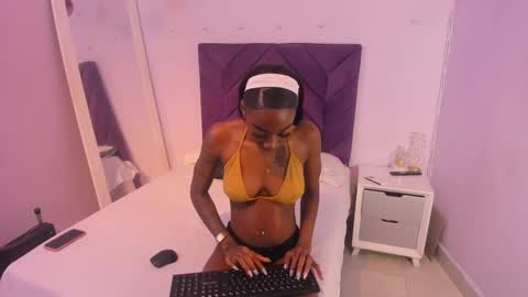 aishalehmann online show from 7, 10, 2025