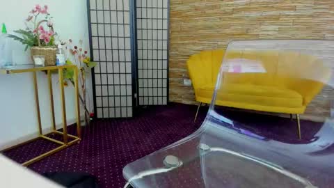 Aisha online show from 12, 11, 2025