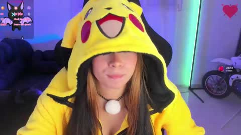 Snapshot of aishelyng20 chatting on 15, 10, 2025 aishelyng20 online show from 15, 10, 2025