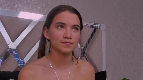 Snapshot of aitana_baker_ chatting on 18, 1, 2025 little aitana online show from 18, 1, 2025