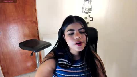 Snapshot of aitana_purple chatting on 6, 10, 2025 Aitana online show from 6, 10, 2025