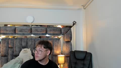 Snapshot of aivadumont chatting on 15, 2, 2025 Queen Dumont online show from 15, 2, 2025